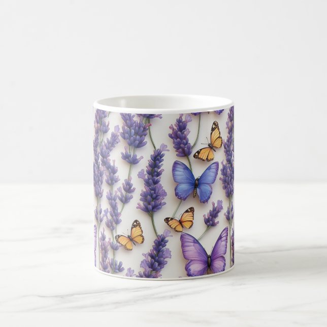 Elegant Butterfly och Lavender Design Kaffemugg (Center)