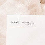 Elegant Calligraphy Bröllop Returadress Returadress Etikett<br><div class="desc">Drömmar Möte Elegance Upplev din speciella dag med vår fantastiska pappersmassa, som är noggrant utformad för att ge bröllop stollig och nåd. Från känsliga inbjudningar till krävande platskort är den här samlingen en symfoni av komplicerad kalligrafi och tidlös design. Skapa ett firande som är unikt för dig, eftersom vår Whimsical...</div>