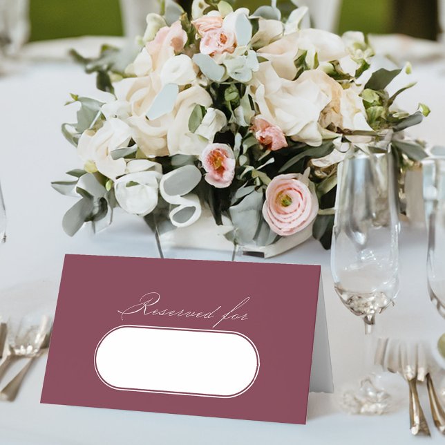 Elegant Calligraphy Burgundy Bröllop Reserved Placeringskort (Elegant burgundy wedding table place cards with name plate, from my Wedding Colors collection)