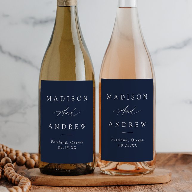 Elegant Calligraphy Navy Bröllop Vinflaska Etikett (Skapare uppladdad)