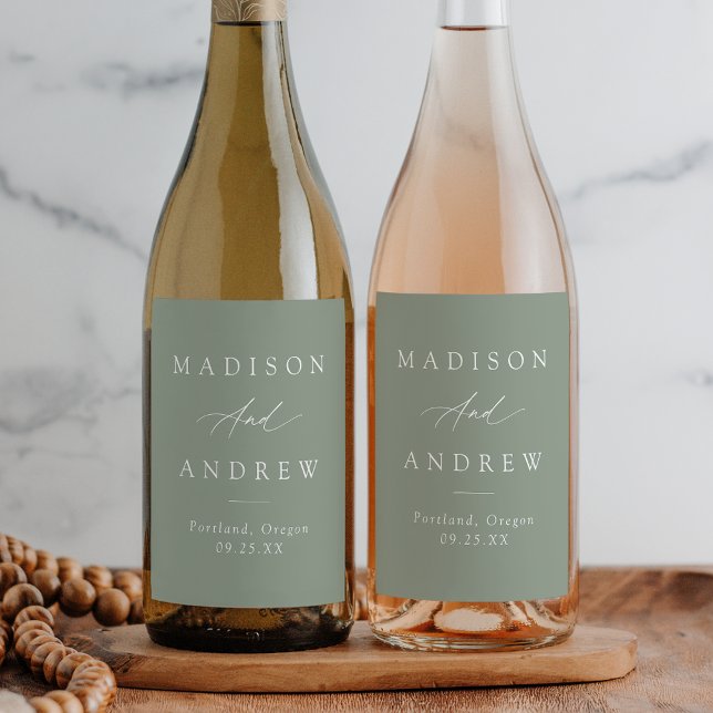 Elegant Calligraphy Sage Grönt Bröllop Vinflaska Etikett (Skapare uppladdad)