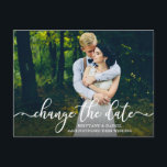 Elegant Calligraphy-skript ändrar datumfoto Vykort<br><div class="desc">Modern Elegant Calligraphy-skript ändrar datumet Bröllop sköt upp ett par foto-vykort</div>