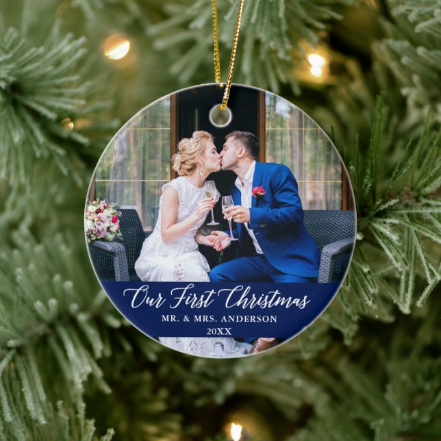 Elegant Calligraphy Vår första julblå Julgransprydnad Keramik (Träd)