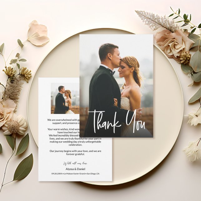 Elegant Chic Modern Bröllop-foton Tack Kort (Modern Typography Custom wedding photos thank you card.)
