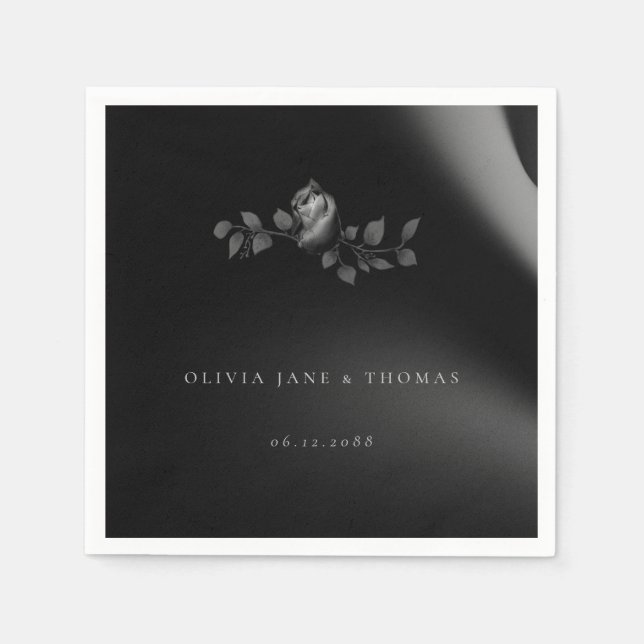 Elegant Chic Moody Black Ro Blommigt Bröllop Pappersservett (Framsidan)