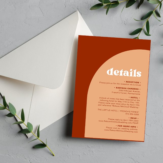Elegant Chic Persika Terrakotta Valv Boho Bröllop Tilläggskort (Elegant chic peach terracotta arch enclosure card shares key details with warm boho style.)