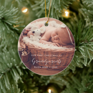 Elegant chic Vår första jul som morföräldrar Julgransprydnad Keramik