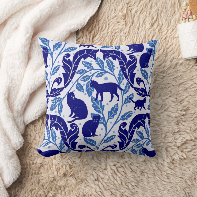 Elegant Chinoiserie Blue Black Cat-Whimsical Kudde (Filt)