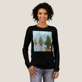 Elegant Christmas Tree Design: Classic Red & Gold  T Shirt