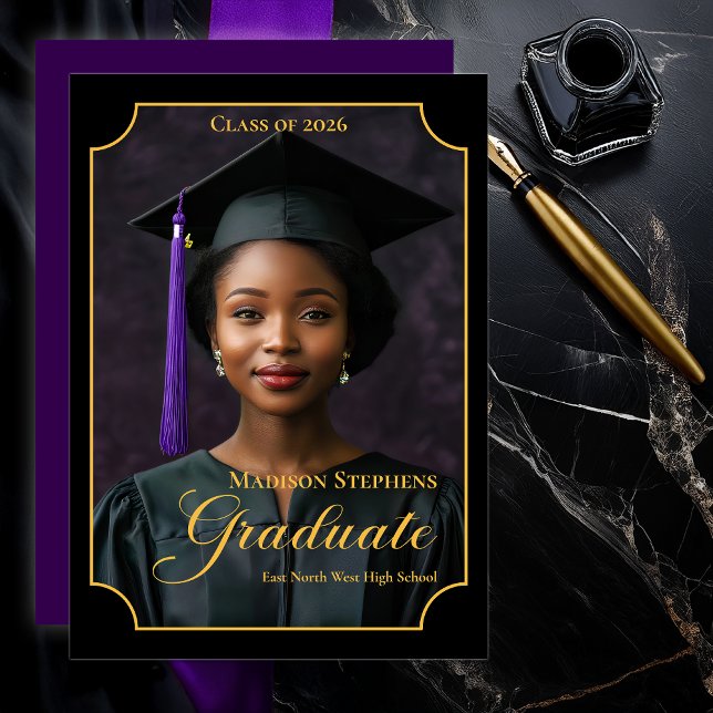 Elegant Class of 2026 Portrait Graduation Meddelande (Luxury Black & Gold Portrait Graduation Announcement with Ornate Frame and Script Typography -Purple)
