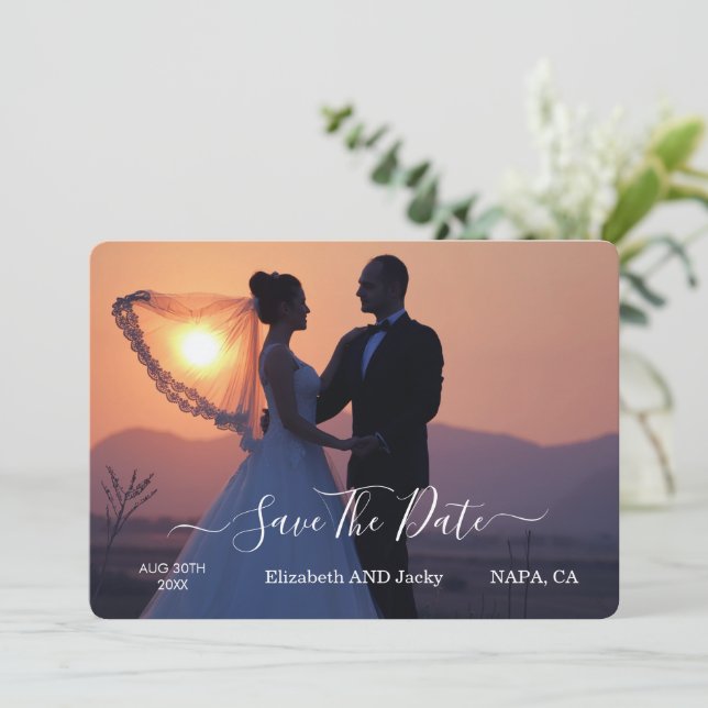 Elegant Classic Black and White Caligraphy Wedding Spara Datumet (Stående Fram)