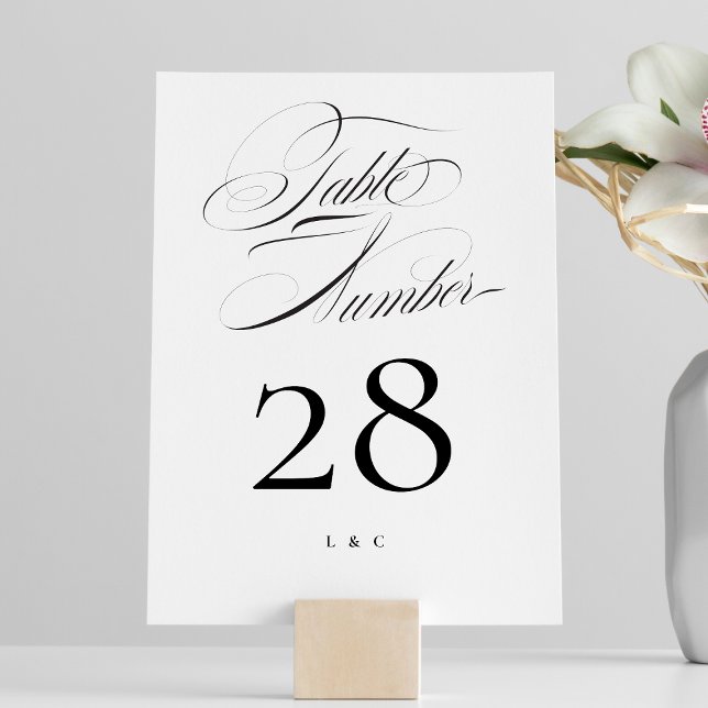 Elegant Classic Black on White Calligraphy Bröllop Bordsnummer (Skapare uppladdad)