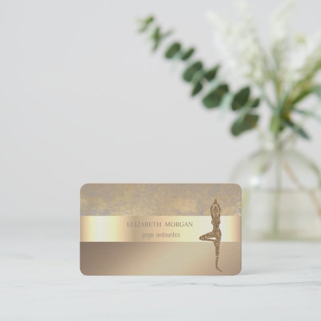 Elegant Classy Modern Guld Glitter Yoga Girl Visitkort (Stående Fram)