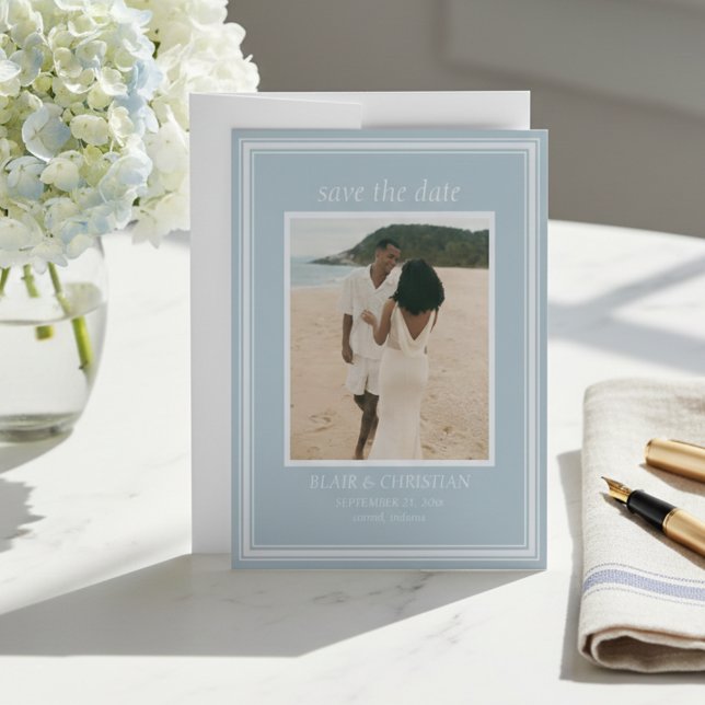 Elegant Coastal Blue Modern Wedding Photo Spara Datumet (Elegant Coastal Blue Modern Wedding Photo Save The Date)