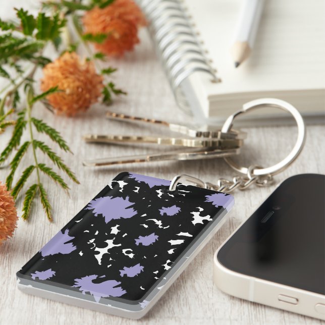 Elegant Contrast – Lilac & Black Abstract Keychain (Högra Framsidan)