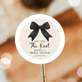 Elegant Coquette Svart Båge Bröllopsduschdekal Runt Klistermärke