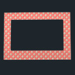 Elegant Coral & Pearls Magnetic Photo Ram<br><div class="desc">Lägg till en liten elegans i dina minnen med den här fantastiska korallen med pärlfoto ram. Rikens korallnyans paras på ett vackert sätt med det lysande pärlspetsen struktur och skapar ett tidlöst och sofistikerat utseende. Perfekt för foton från bröllop, årsdagar eller som en tankefull gåva till någon som uppskattar klassisk...</div>