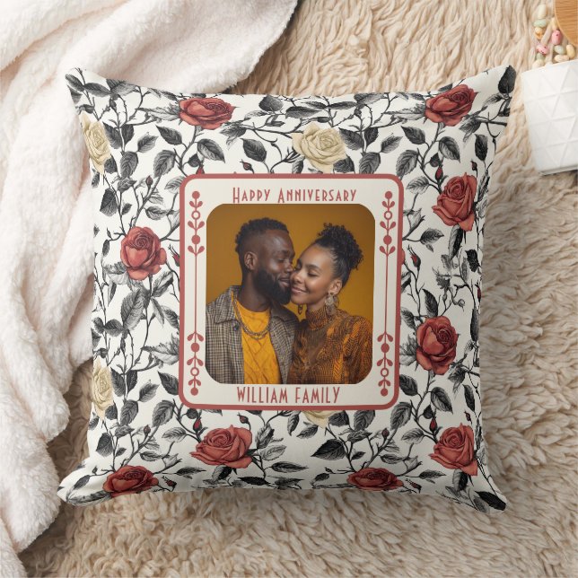 Elegant Couple Throw Pillow  For Couple Kudde (Filt)