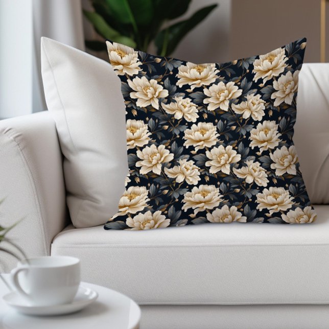 Elegant Cream Blommigt Teal Black Kudde (Cream-colored floral on black decorator pillow)