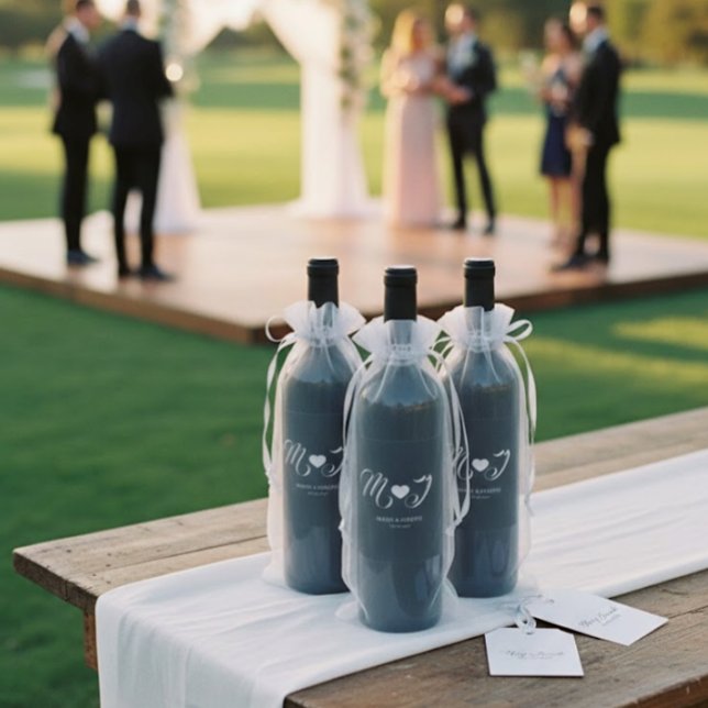 Elegant Custom Black Wedding Wine Bottle Label  Vinflaska Etikett (Skapare uppladdad)