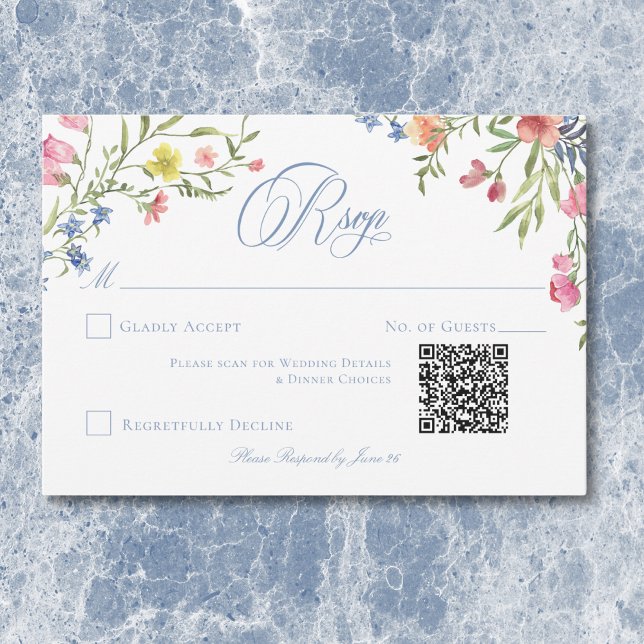 Elegant Damblå Pastell Vildblomma Krans Bröllop OSA Kort (Elegant Dusty Blue Pastel Wildflower Crest Wedding RSVP Card)
