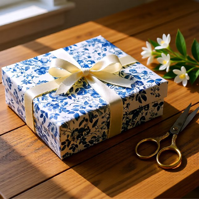 Elegant Damblå Toile Blommig Bröllop Presentpapper (Elegant Dusty Blue Toile Floral Wedding Wrapping Paper)