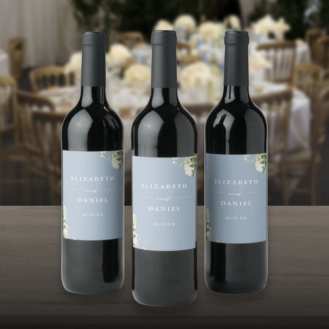 Elegant dammig blå blomstergrönska bröllop vinflaska etikett (Elegant Dusty Blue Floral Greenery Wedding Wine Label)