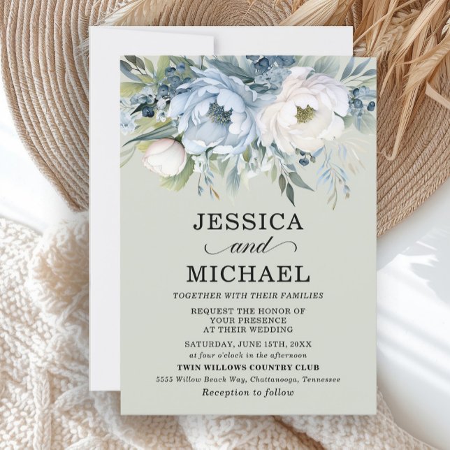 Elegant dammig blå elfenbensvitt blomster- sagegrö inbjudningar (Elegant dusty blue and white floral on mint green wedding invitation)