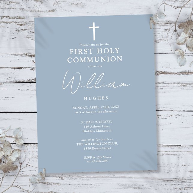 Elegant dammig blå första kommunion inbjudan (Elegant Dusty Blue First Holy Communion Invitation Postcard)