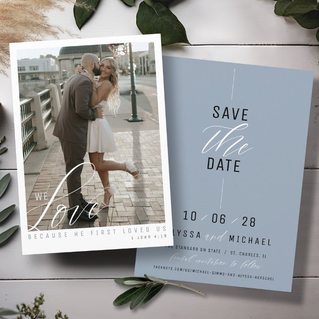 Elegant dammig blå foto modern kristen bröllop spara datumet (Elegant simple dusty blue photo religious modern script Christian wedding invitation save the date)