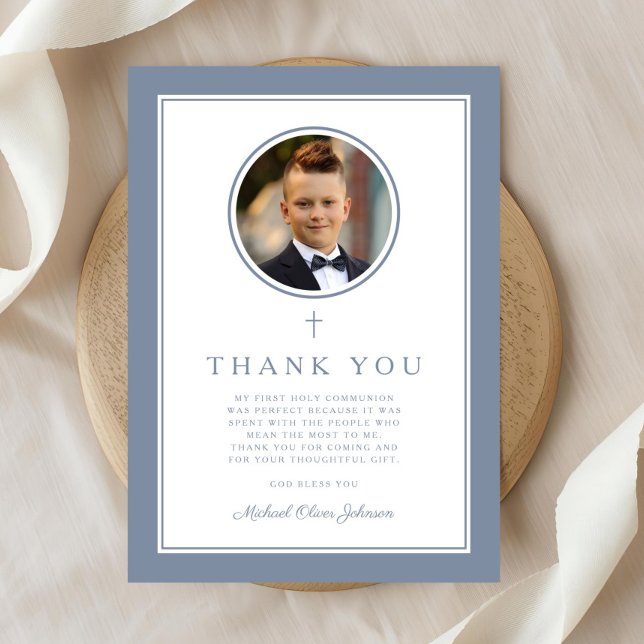 Elegant dammig blå foto pojke första kommunion tack kort (Elegant Dusty Blue Photo Boy First Communion Thank You Card
)