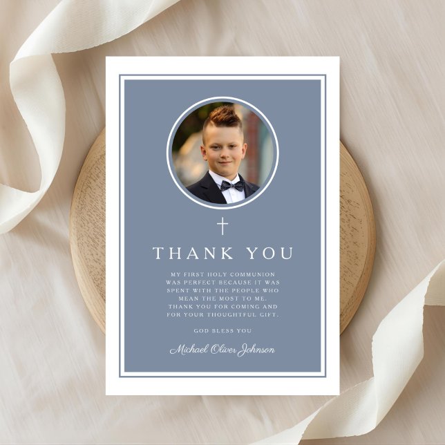 Elegant dammig blå foto pojke första kommunion tack kort (Elegant Dusty Blue Photo Boy First Communion Thank You Card)