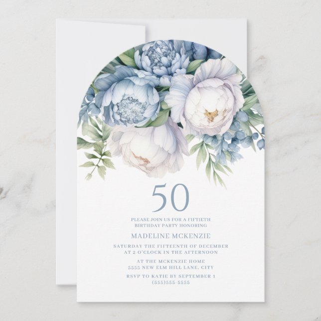 Elegant dammig blå vit blomstergång 50-års födelse inbjudningar (Framsida)