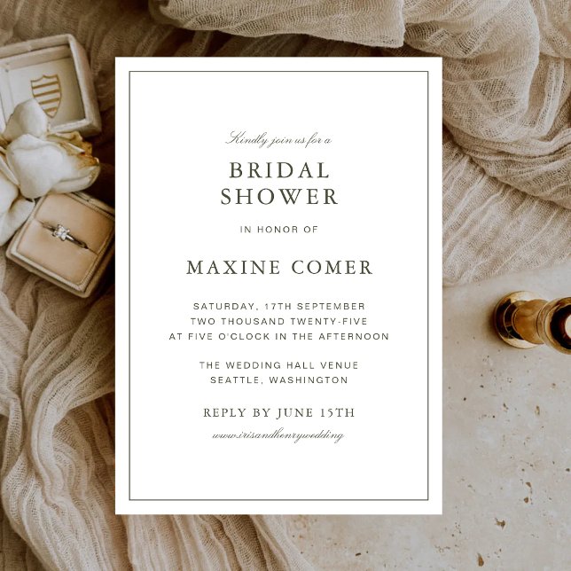 Elegant dammig grön script klassisk bröllopsdusch inbjudningar (Elegant dusty green script bridal shower invitation creates a timeless and heartfelt celebration.)