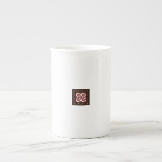 Elegant Dark Red Geometric Pattern Ceramic Mug – A Benporslin Mugg (Framsidan)