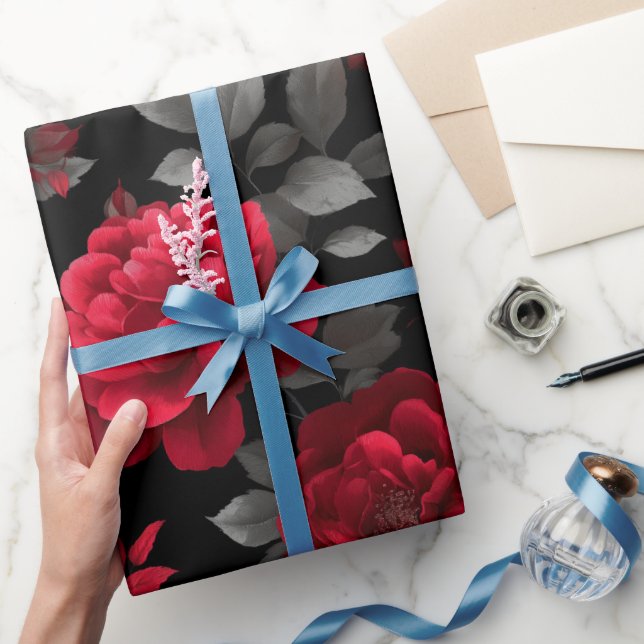 Elegant djupröd ros svart blomsterdesign presentpapper (Gifting)