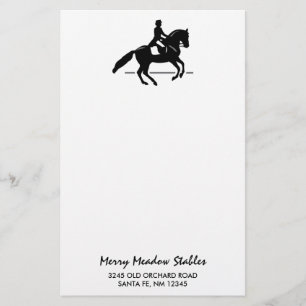 Elegant Dressage Rider som utför en pirouette Brevpapper
