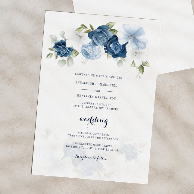 Elegant Dusty Blue Blommigt Bröllop Inbjudningar (Floral Dusty Blue Bloom Script Wedding Invitation)