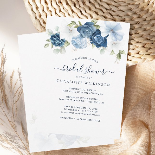 Elegant Dusty Blue Blommigt Möhippa Inbjudningar (Floral Dusty Blue Script Botanical Bridal Shower Invitation)