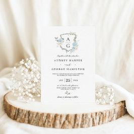 Elegant Dusty Blue Blommigt Monogram Vapensköld Br Inbjudningar
