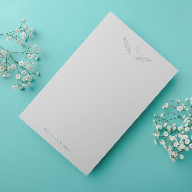 Elegant Dusty Blue Botanical Grenar Monogram Anteckningskort (Skapare uppladdad)