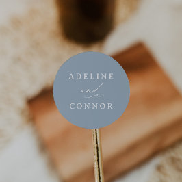Elegant Dusty Blue Calligraphy Bröllop Runt Klistermärke