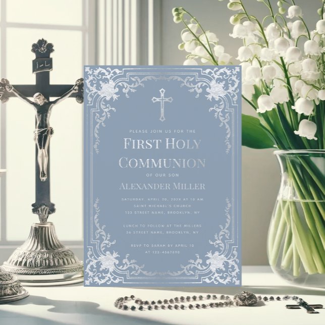 Elegant Dusty Blue Faux Silver Boy First Communion Inbjudningar (Skapare uppladdad)