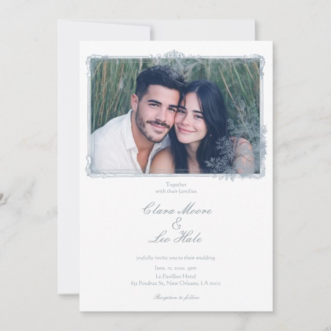 Elegant Dusty Blue Floral Border Wedding Photo Inbjudningar (Framsida)