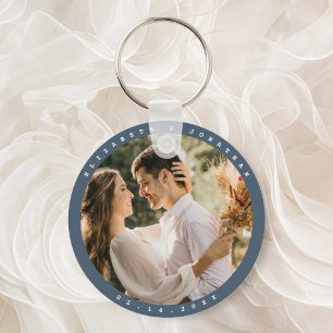 Elegant Dusty Blue Grått par Photo Wedding Favor Nyckelring