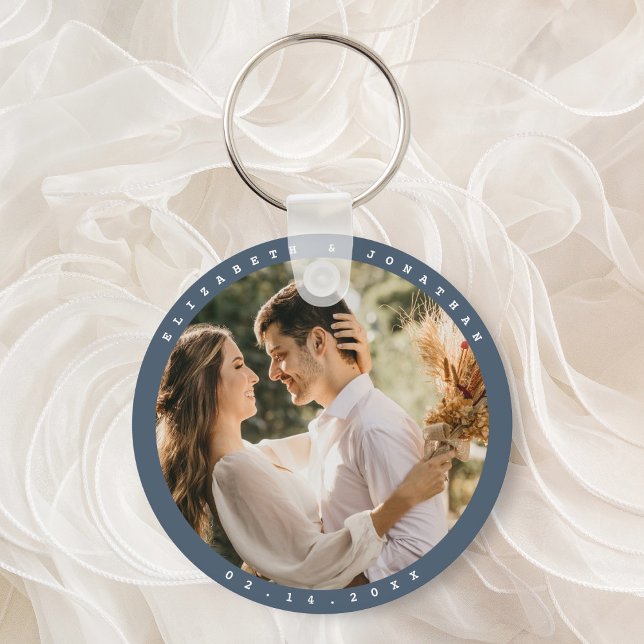 Elegant Dusty Blue Grått par Photo Wedding Favor Nyckelring (Skapare uppladdad)