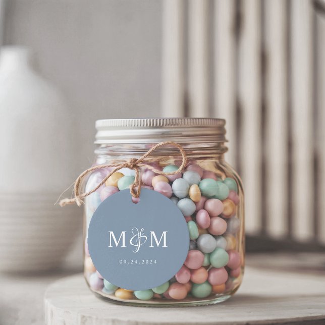 Elegant Dusty Blue Monogram Ampersand Wedding Gåvor Etiketter (Skapare uppladdad)