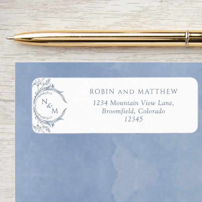 Elegant Dusty Blue Monogram Bröllop Returadress Returadress Etikett (Skapare uppladdad)