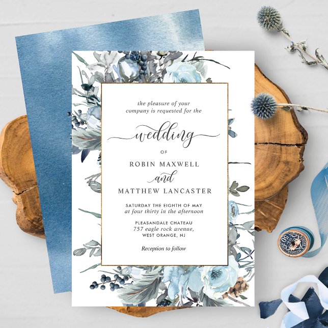 Elegant Dusty Blue, Navy and White Blommigt Bröllo Inbjudningar (Skapare uppladdad)