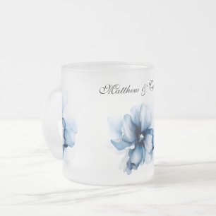 Elegant Dusty Blue Navy Flowers Bröllop Frostad Glasmugg